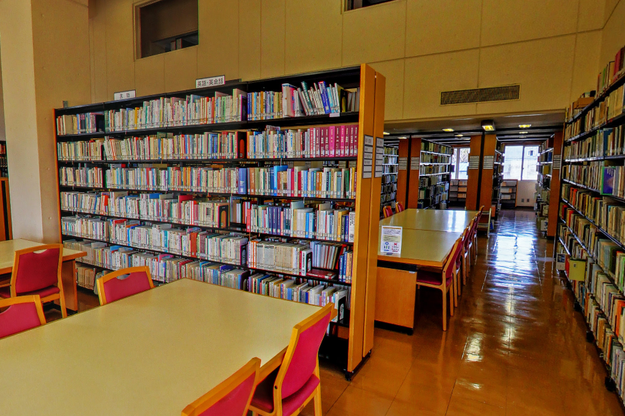 4号館　図書館