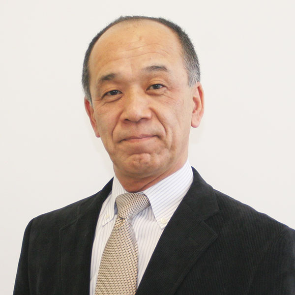 国際武道大学 学長 髙見 令英