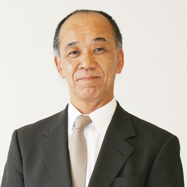 国際武道大学 学長 髙見 令英