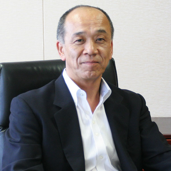 国際武道大学 学長 髙見 令英