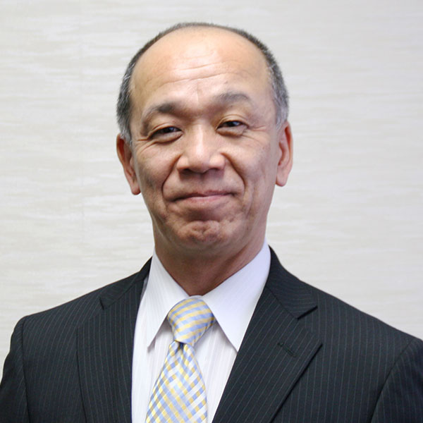 国際武道大学 学長 髙見 令英