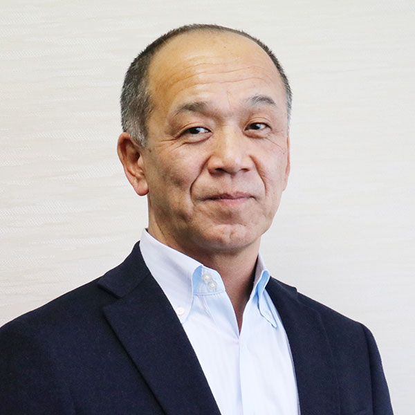 国際武道大学 学長 髙見 令英