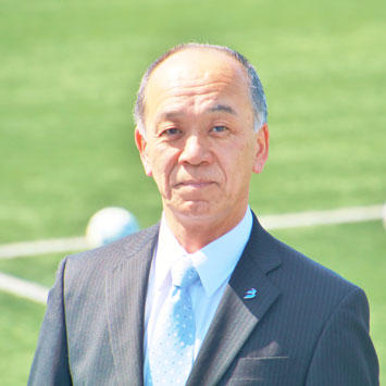 国際武道大学 学長 髙見 令英