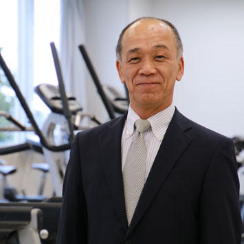 国際武道大学 学長 髙見 令英