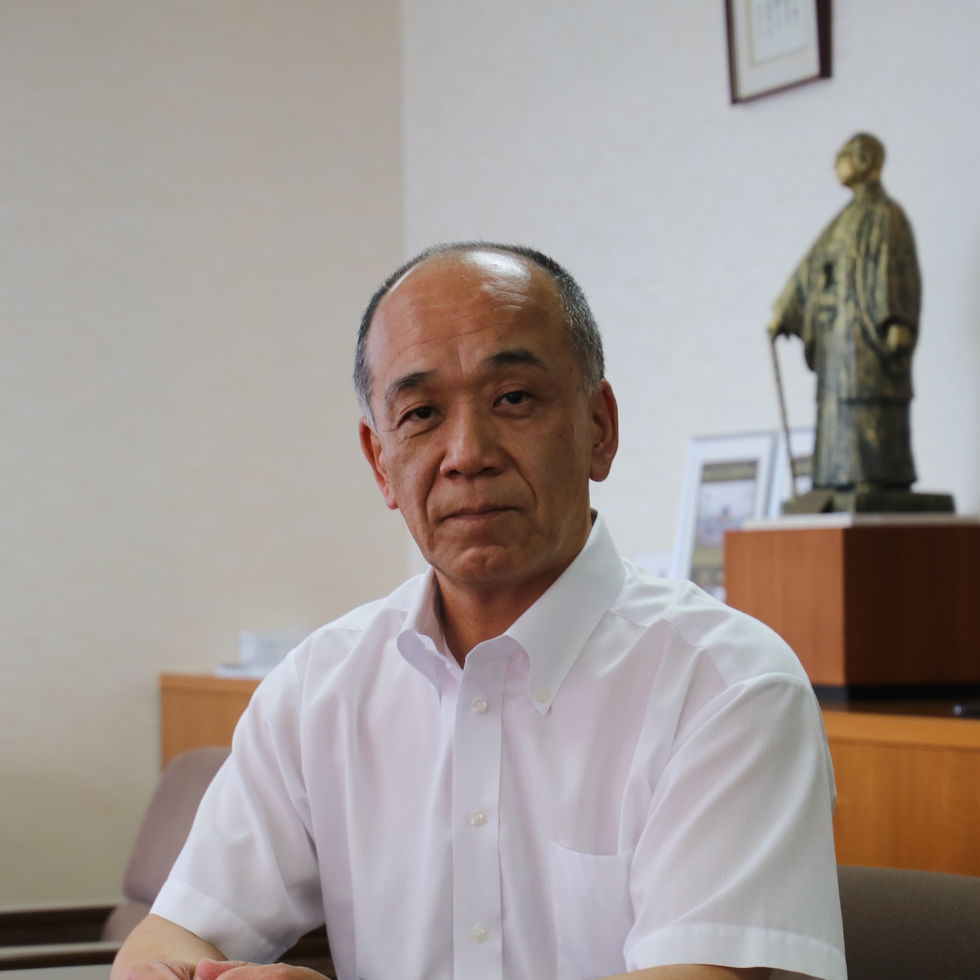 国際武道大学 学長 髙見 令英