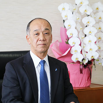 国際武道大学 学長 髙見 令英